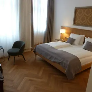 Lindenufer 3* Berlín